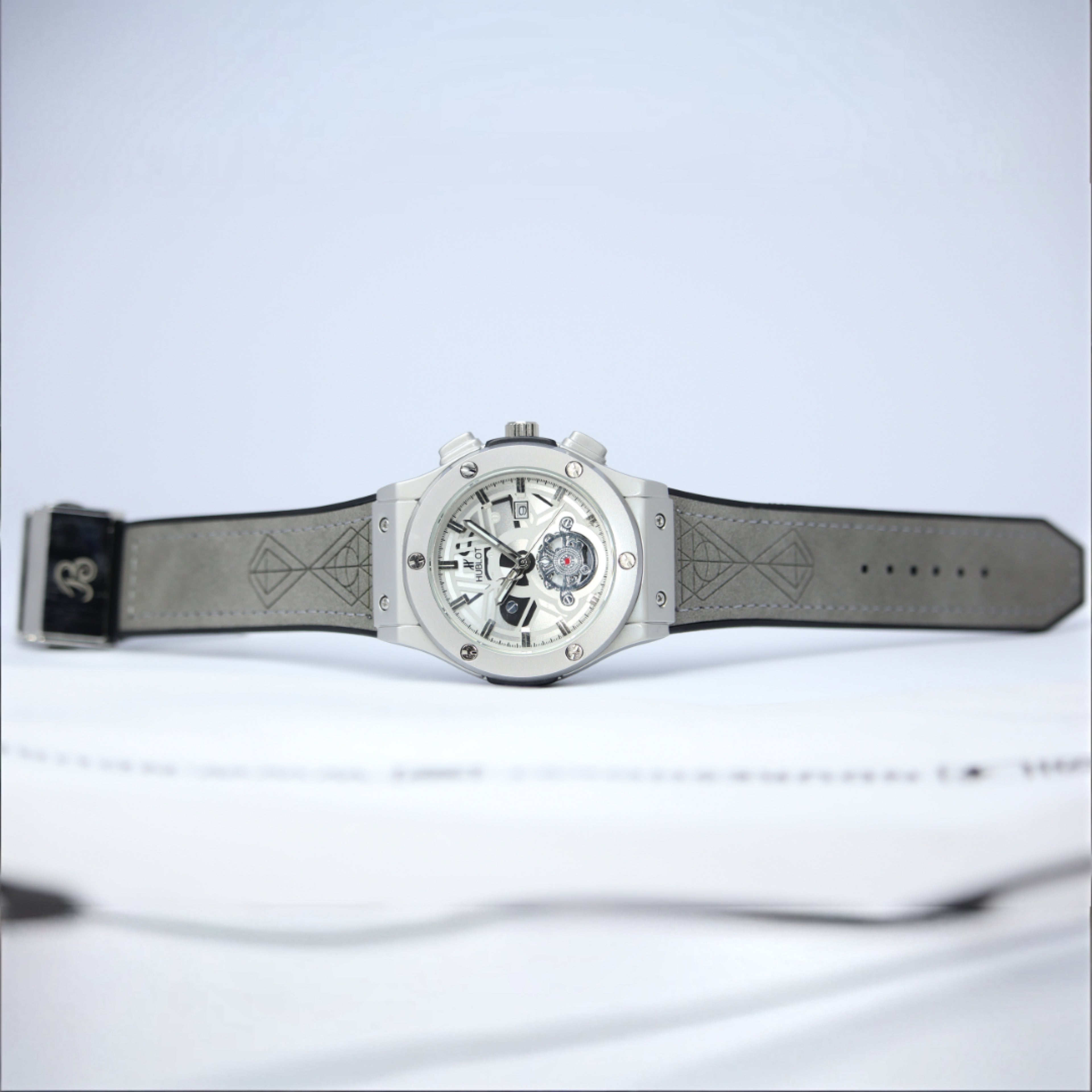 HUBLOT Men's Quartz Watch (BZ-FD01) - White Dial with Date